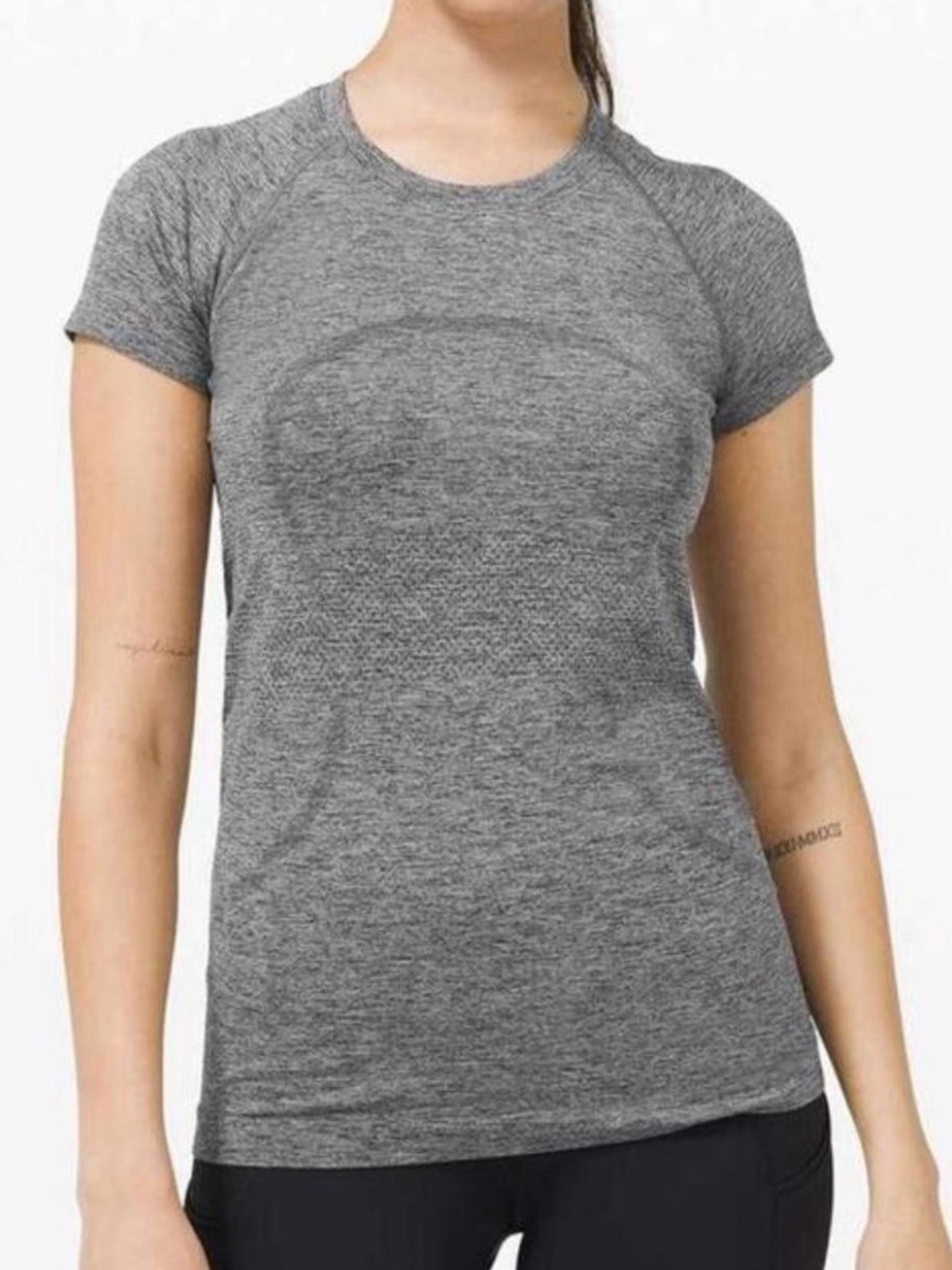 Lululemon swiftly tech short sleeve gray size 4